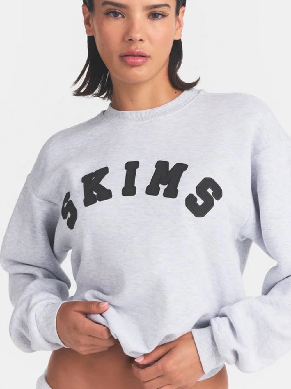 SKIMS LOGO CLASSIC CREWNECK
SOLD OUT!! Light Heather Grey With Onyx Logo Size S